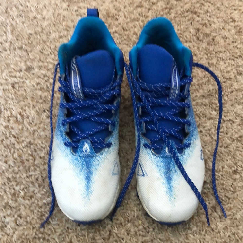 Men’s football cleats